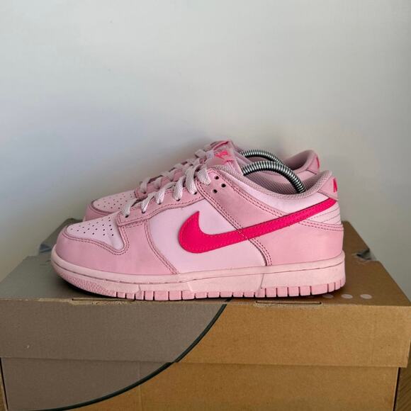 Nike Dunk Low ‘Hyper Pink’ Kids Sneakers - SZ 5 Y- W 6.5 - Picture 2 of 12